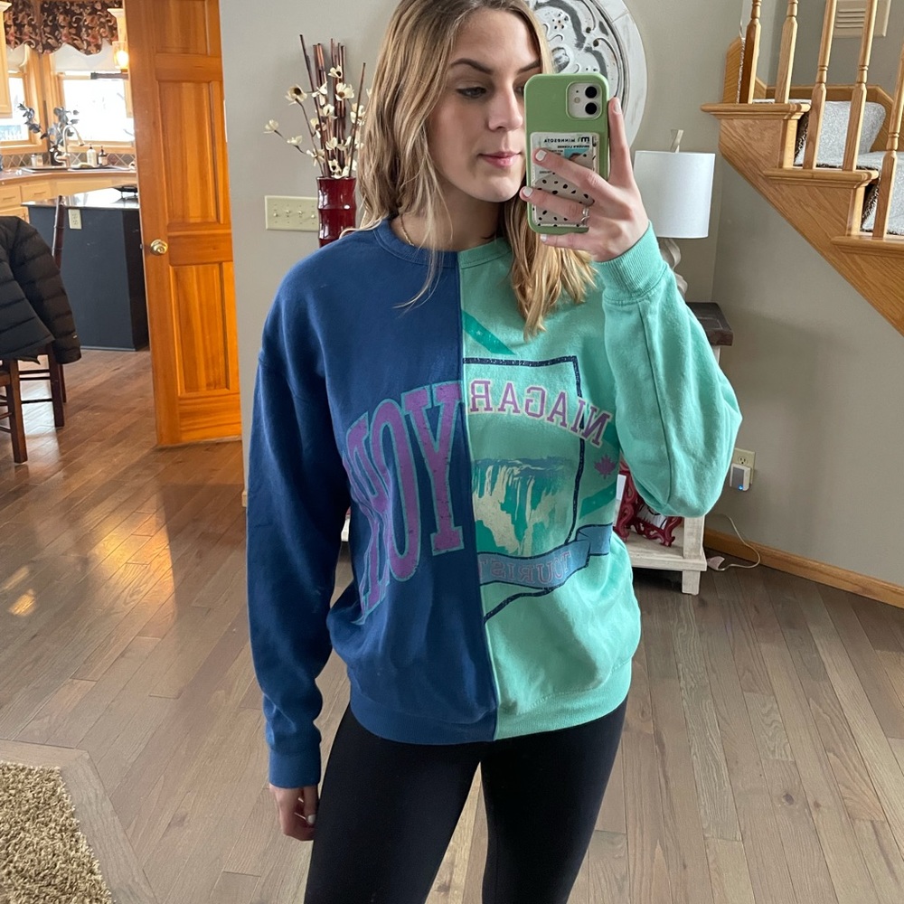 Split color block crewneck